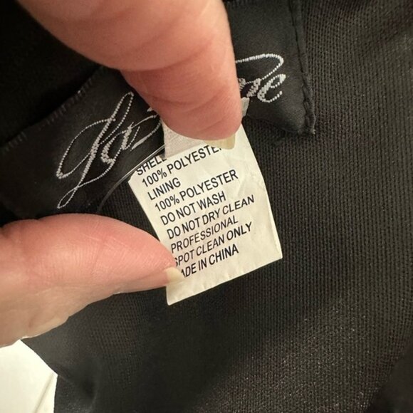 La Femme Black Off The Shoulder V Neck Dress Size 8 NWOT - Picture 3 of 13